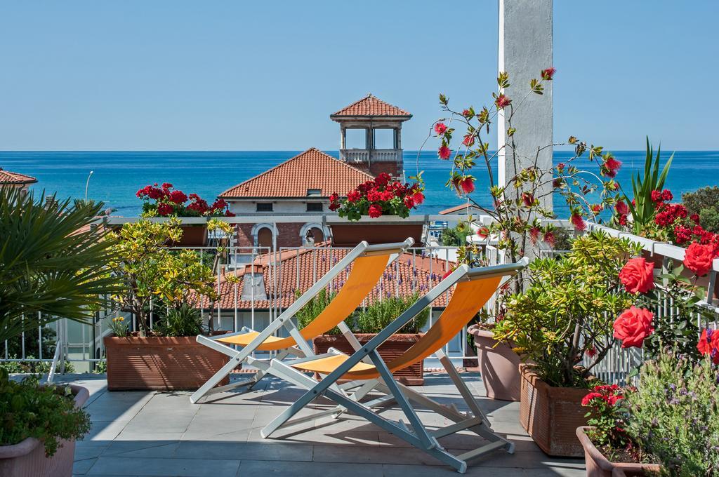 Hotel Scandinavia Marina di Massa Εξωτερικό φωτογραφία