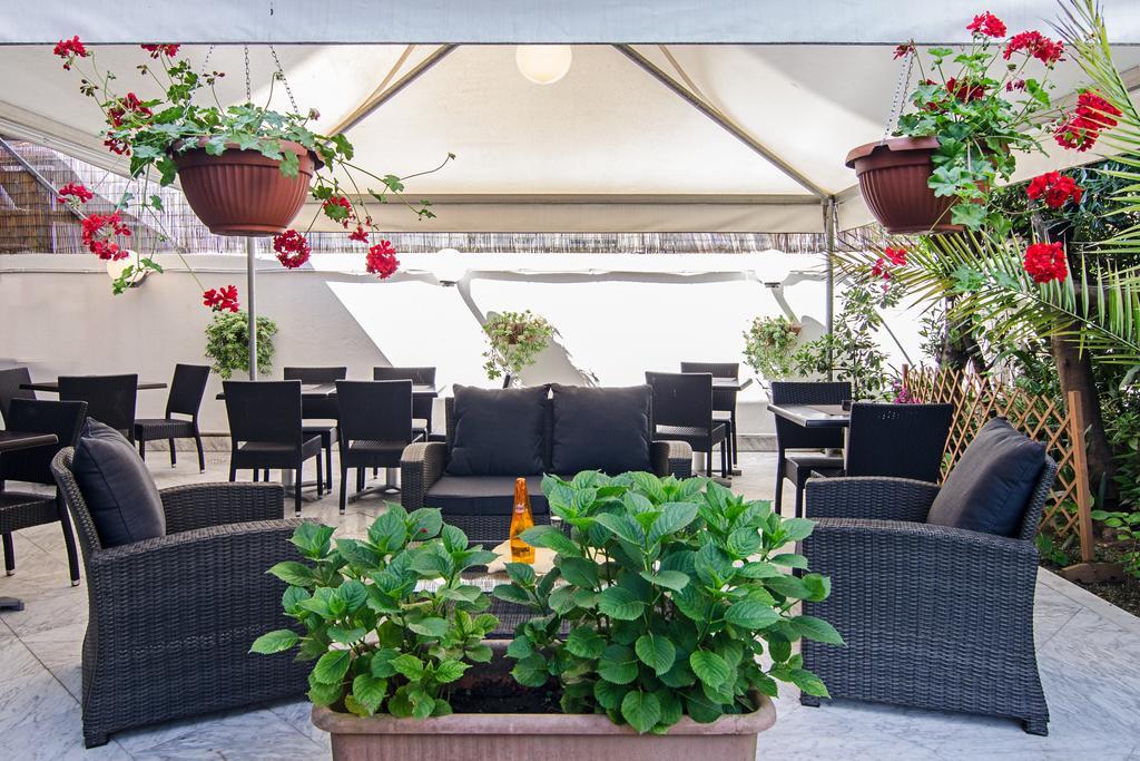 Hotel Scandinavia Marina di Massa Εξωτερικό φωτογραφία